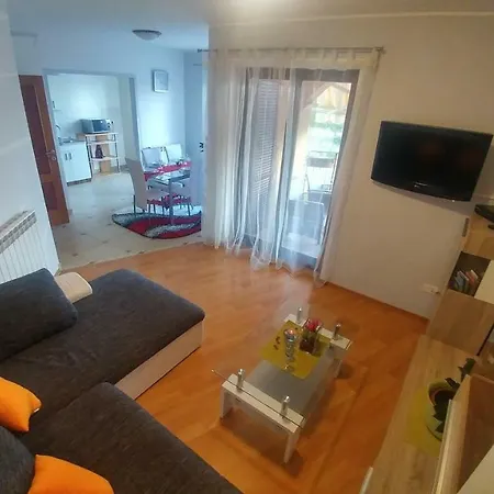 Luna Apartment *