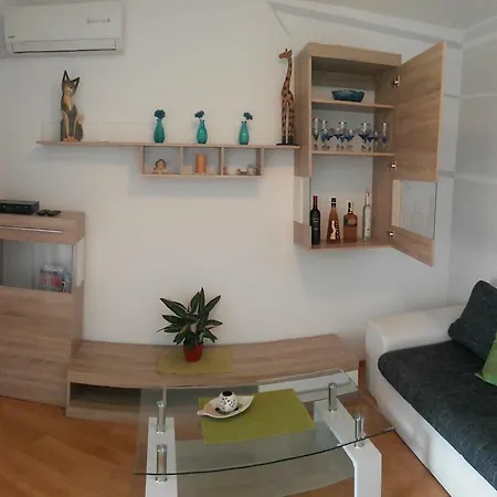 Luna Apartment *